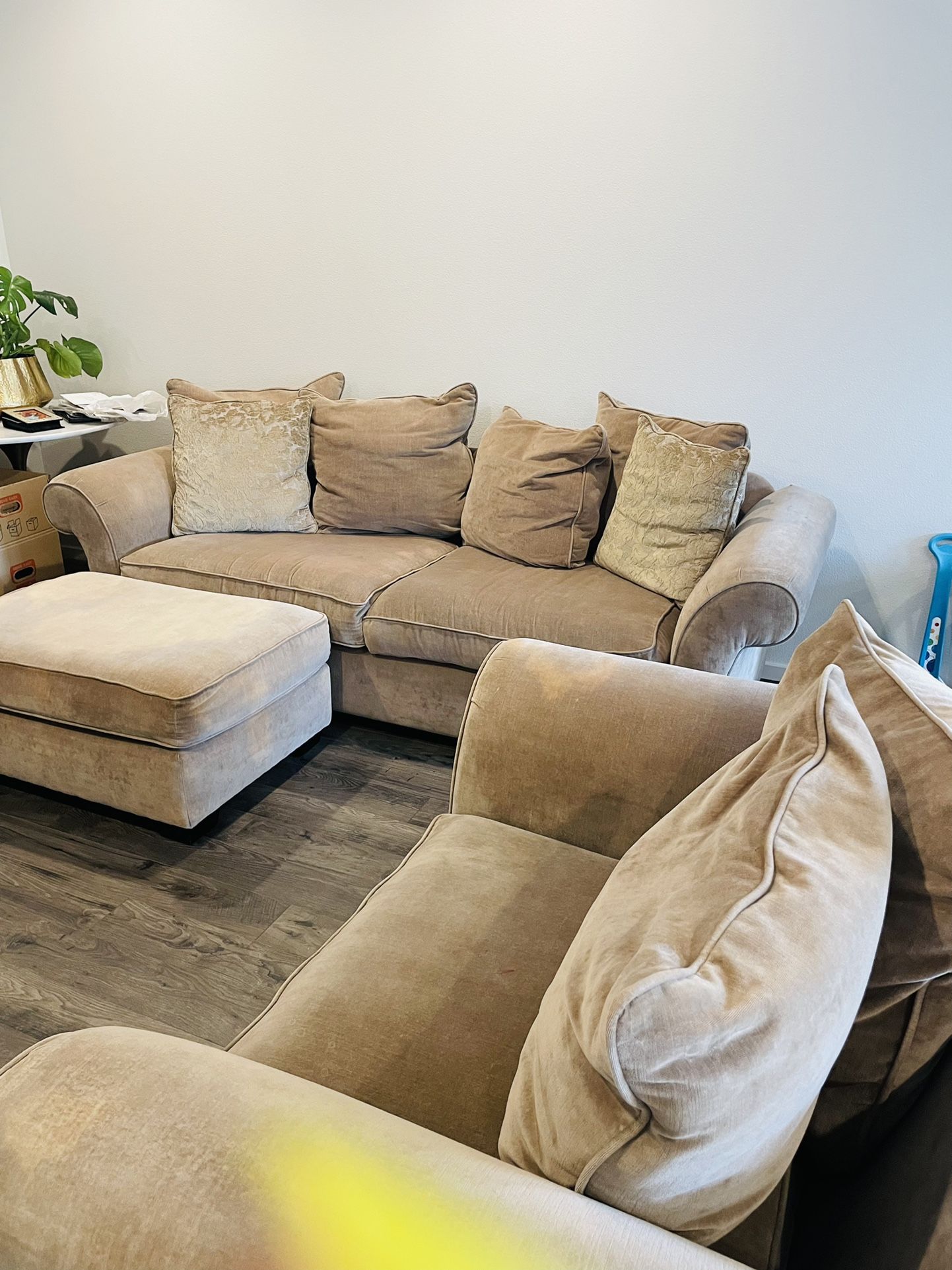 Dania Sofa, Chair & Ottoman