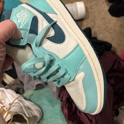 Jordan 1 size 9