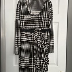 Daisy Fuentes Dress In Black & White