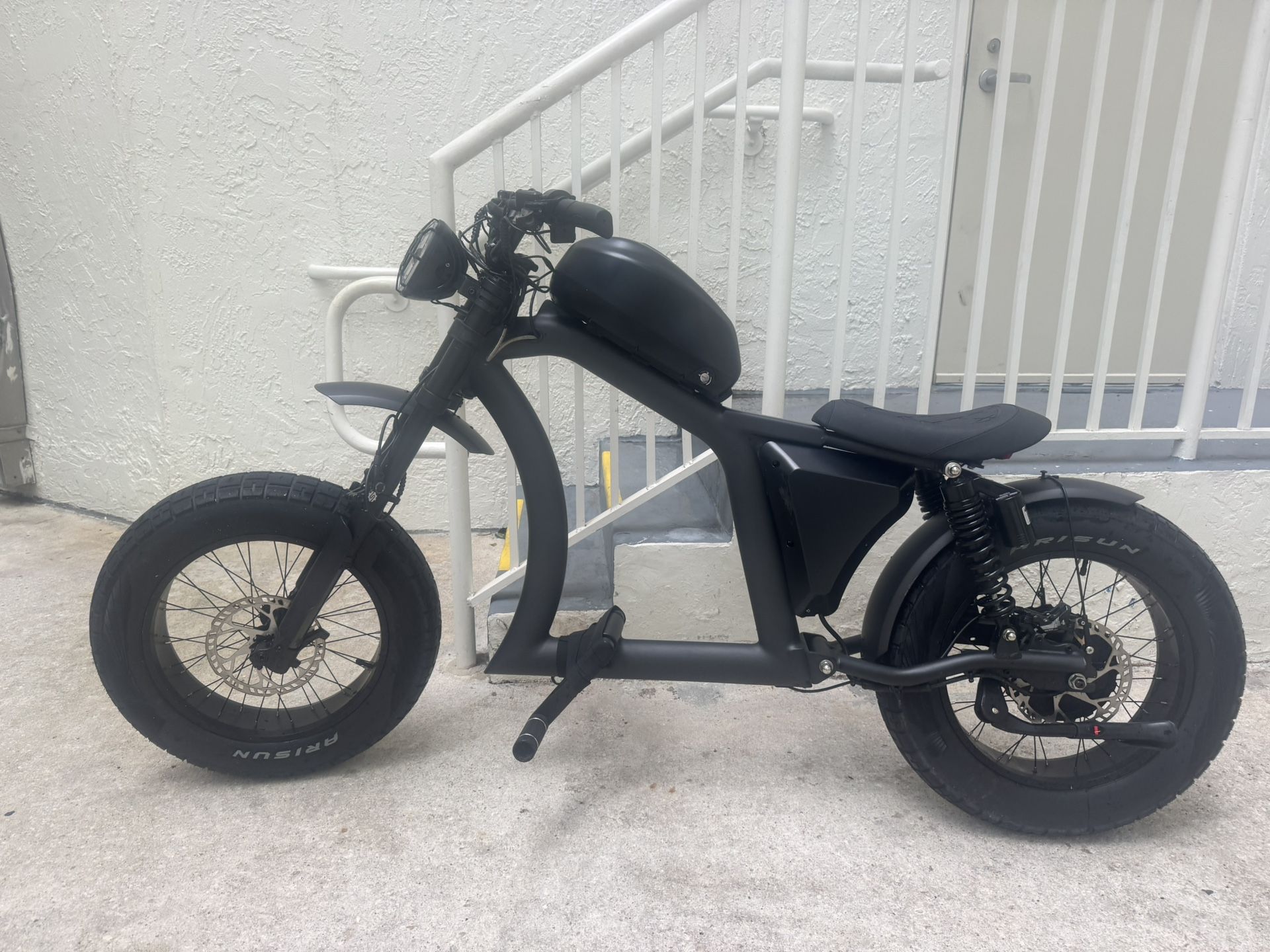 Electric Bike BIGNIU BGX Electric Bike – Up to 40 MPH Low Miles