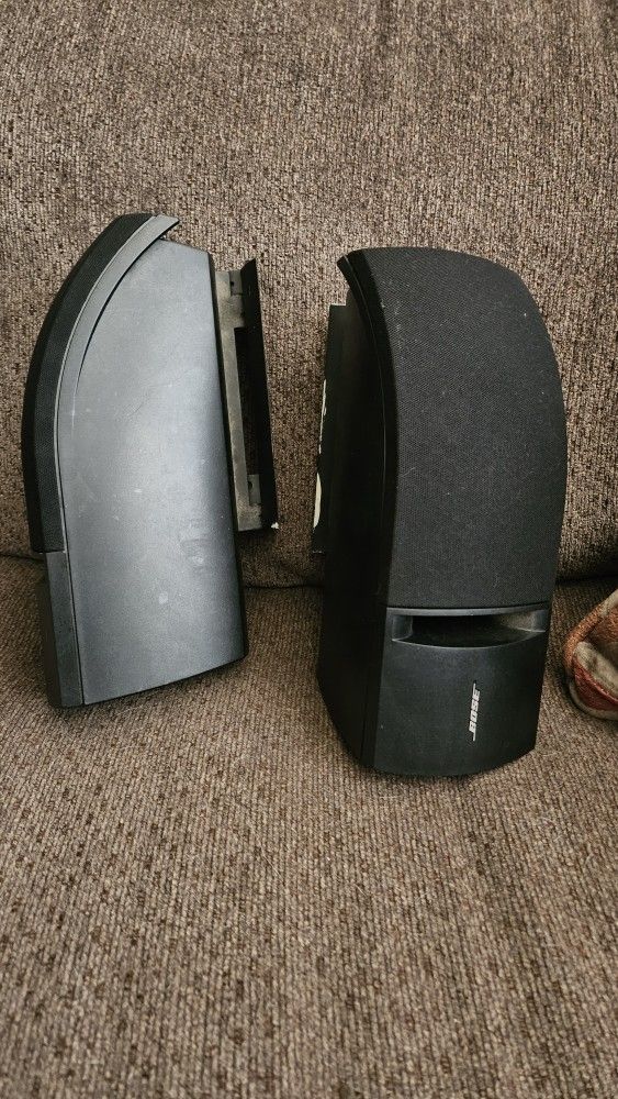 BOSE Wall Mount Speakers