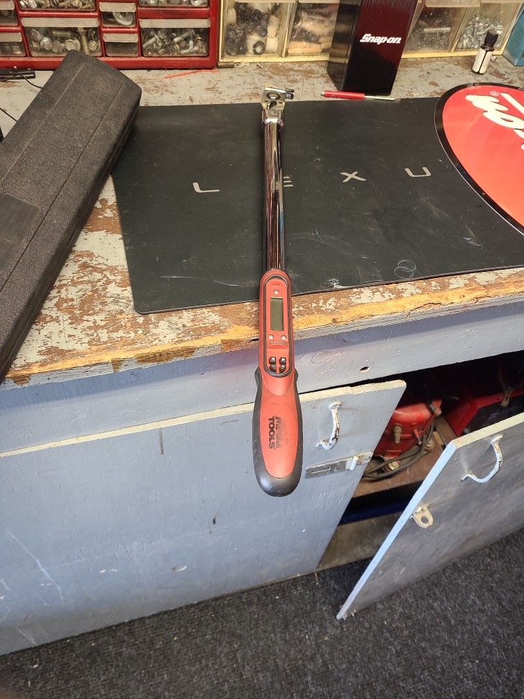 Mac half inch torque wrench digital