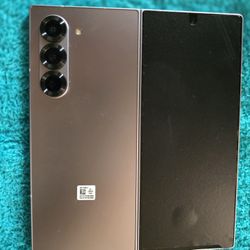 Samsung Galaxy Z Fold 6 256gb $800obo
