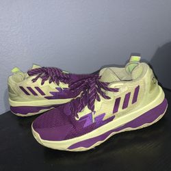 Size 9.5 Dame 8 4th Quarter Knockout