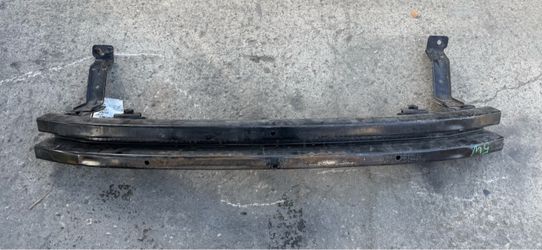 2012 Chevrolet Tahoe front bump reinforcement