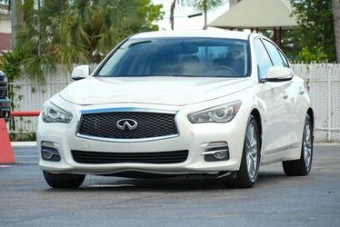 2015 INFINITI Q50