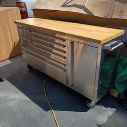 STAINLESS STEEL WORK BENCH