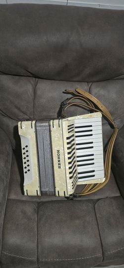 VINTAGE HOHNER ACCORDION MADE IN GERMANY $330 OBO
