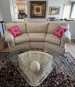 Set Of 2  Basset Curved  Cream Sofa🔺Like New🔺W84” D 38”H34”🔺