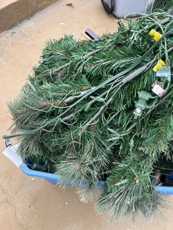 6 foot tall new fake Christmas tree with lights brand new never used. We decided to go with a different style so I bought a different one.