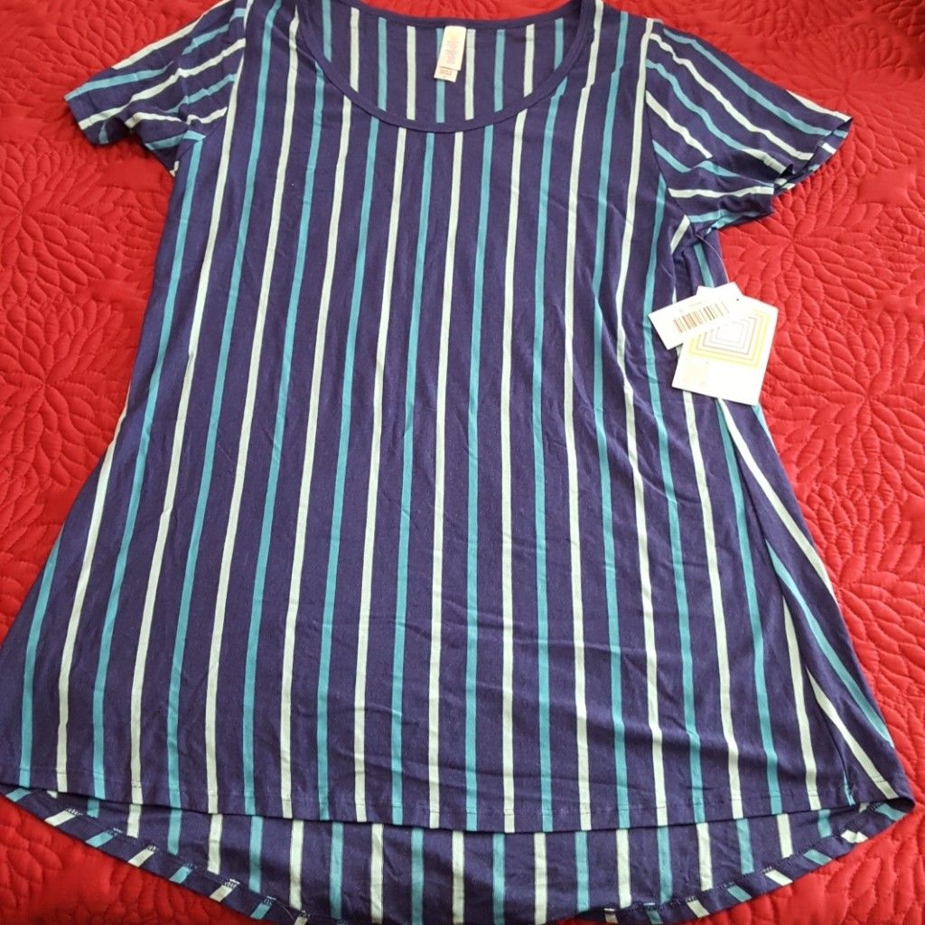 LulaRoe Small Classic Tee