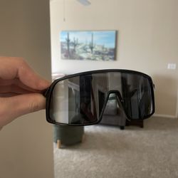 Men’s Oakleys 