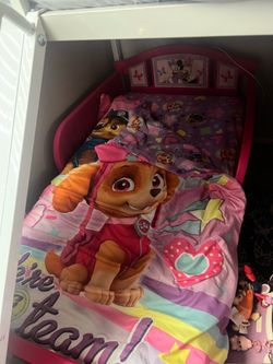 Minnie Mouse toddler bed