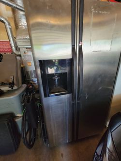 FREE REFRIGERATOR FREEZER