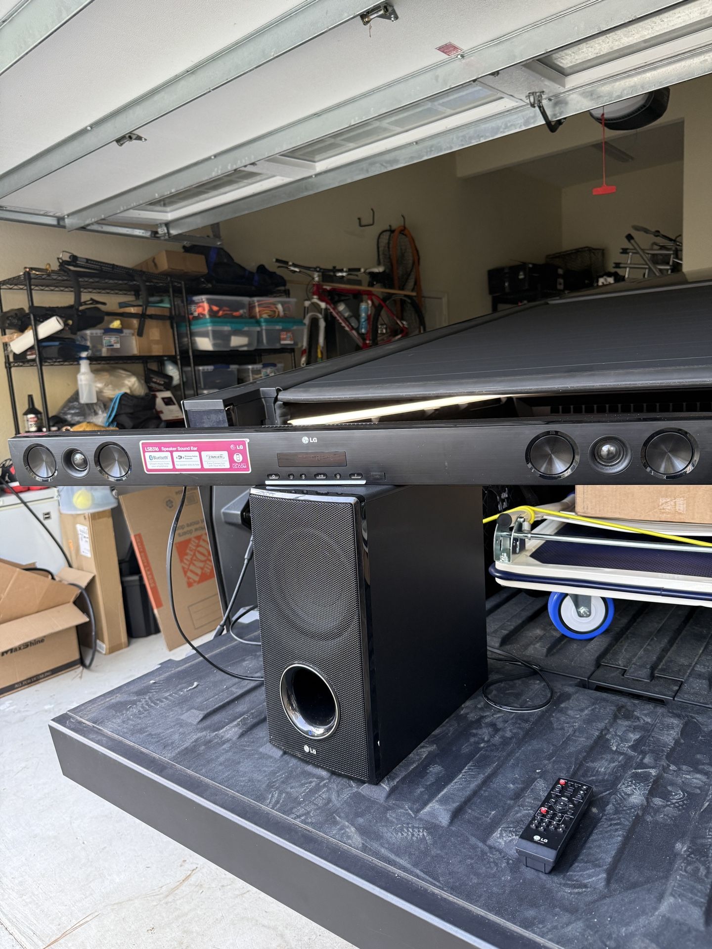 Lg Soundbar W/ Wireless Subwoofer 