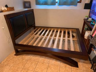 ^*FREE*^ Queen Platform Bedframe