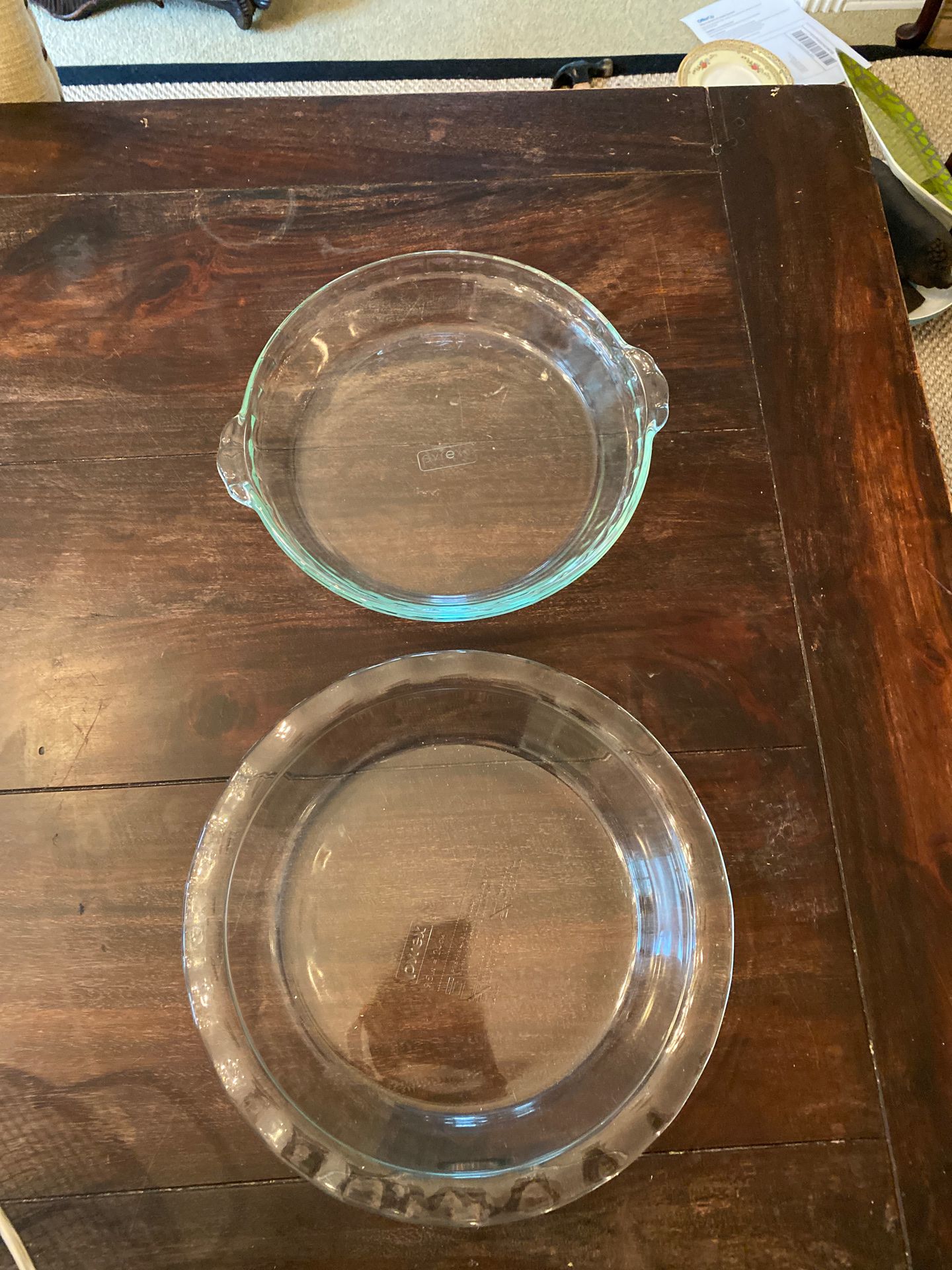 2 Pyrex pie plates / dishes