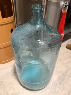 5 gallon glass water jug