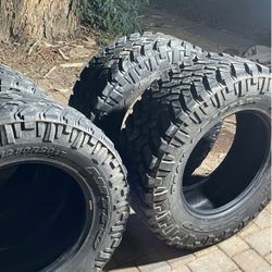 Mud Tires 37x12.50r20