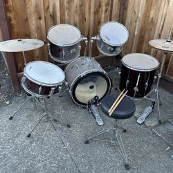 Drum Set In Good Shape - Just Dusty 
