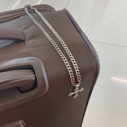Silver Chain With Cross Pendant