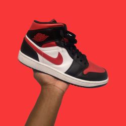Jordan 1 Mid Chicago