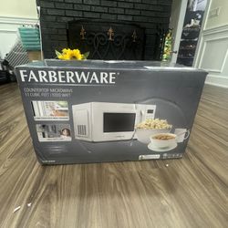 Brand New Microwave 