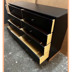 Dresser/ Eight drawers dresser