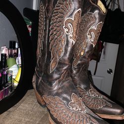 COWBOY BOOTS.. CORRAL