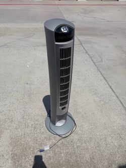 Lasko standing swiveling Fan