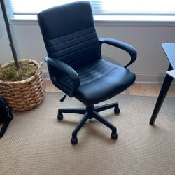 Staples Office Desk Chair