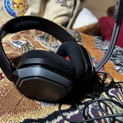 Astro Gaming - A10 Wired Stereo Over-the-Ear Gaming Headset for PC, Xbox, PlayStation, and Nintendo Switch with Flip-to-Mute Mic - Black/Red