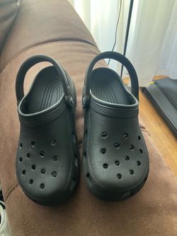 $10,  Boys Crocs shoes size 4