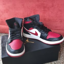 Jordan 1 Mids.  In The Box. Excellent Condition. Size 9.5