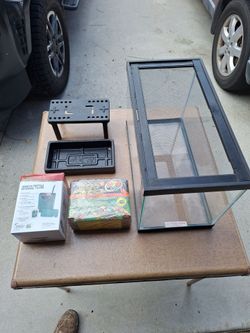 10 gal Glass Reptile Terrariums with Screen Lid