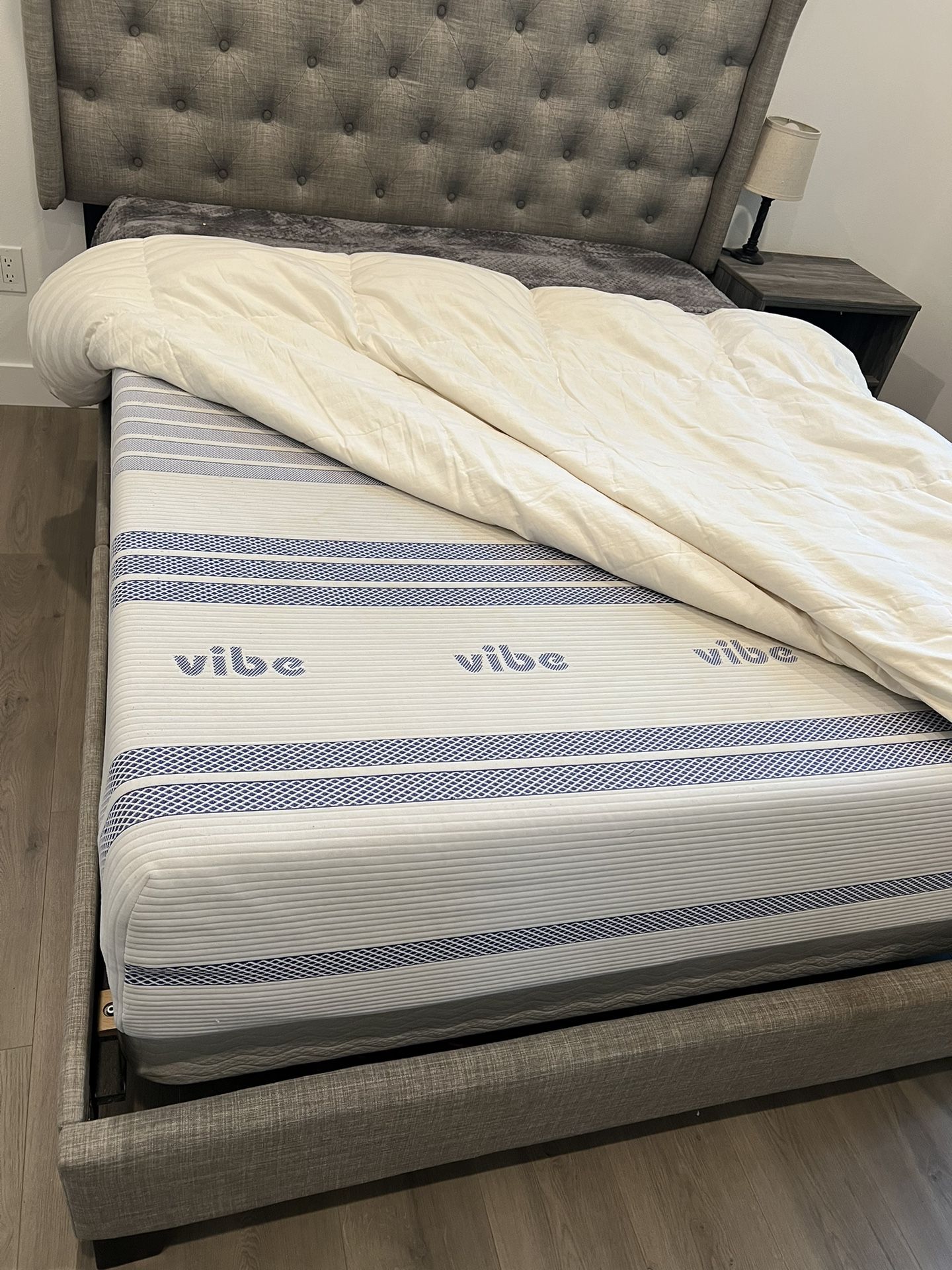 Ashley Queen Bed Frame Set