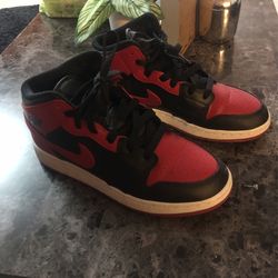 Air Jordan Retro 1 Size Grade School 5.5 