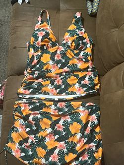 2x Women’s Two Piece Bathing Suit