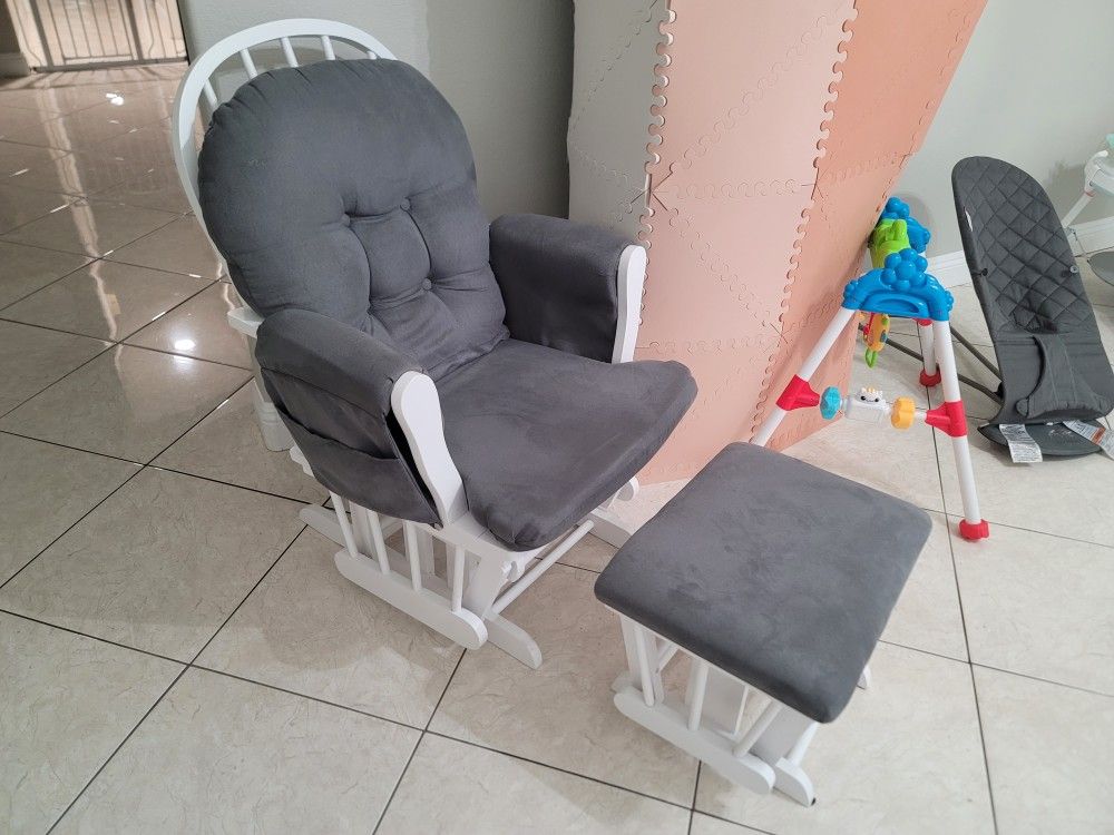 Nursery rockin Chair