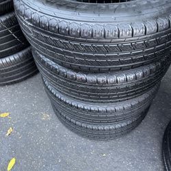 Tengo 4 Llantas 205-75-14 Para Traila $200 Las 4 Llantas Montadas Y Balanceadas 