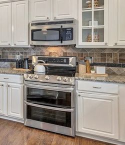 LG 30” Five Burner Glass Top Oven/microwave