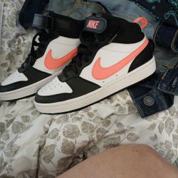 Gym Shoes 