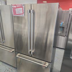 BEAUTIFUL 36" CAFÉ COUNTER DEPTH REFRIGERATOR 