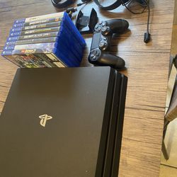 PS4 PRO WITH ACCESSORIES
