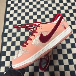 Nike SB Dunk Low - StrangeLove