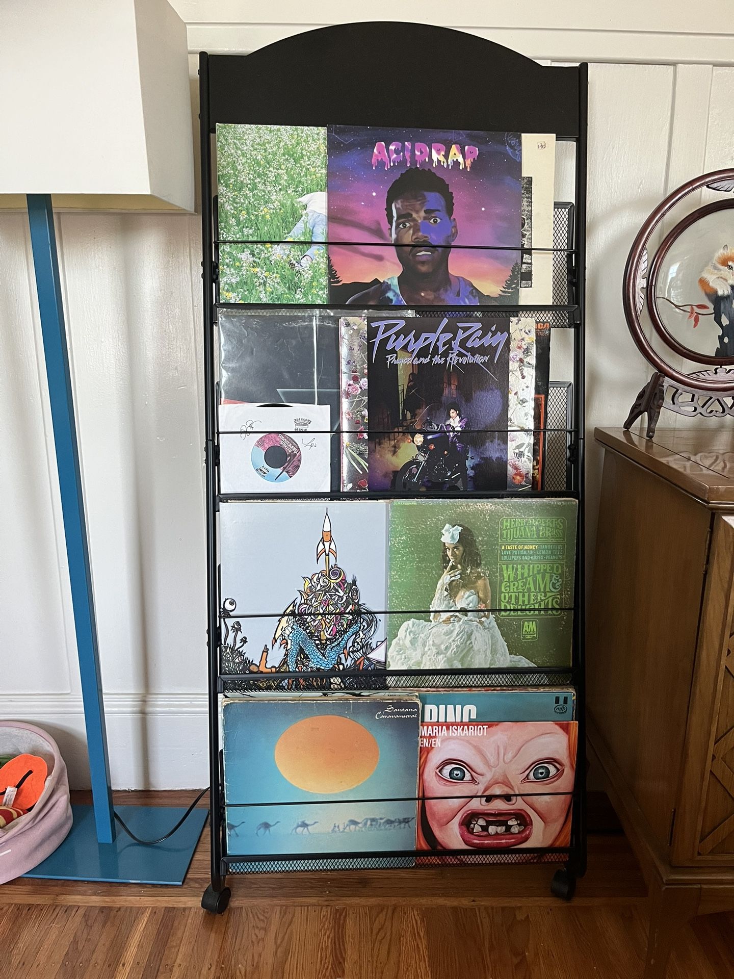 record or magazine rack