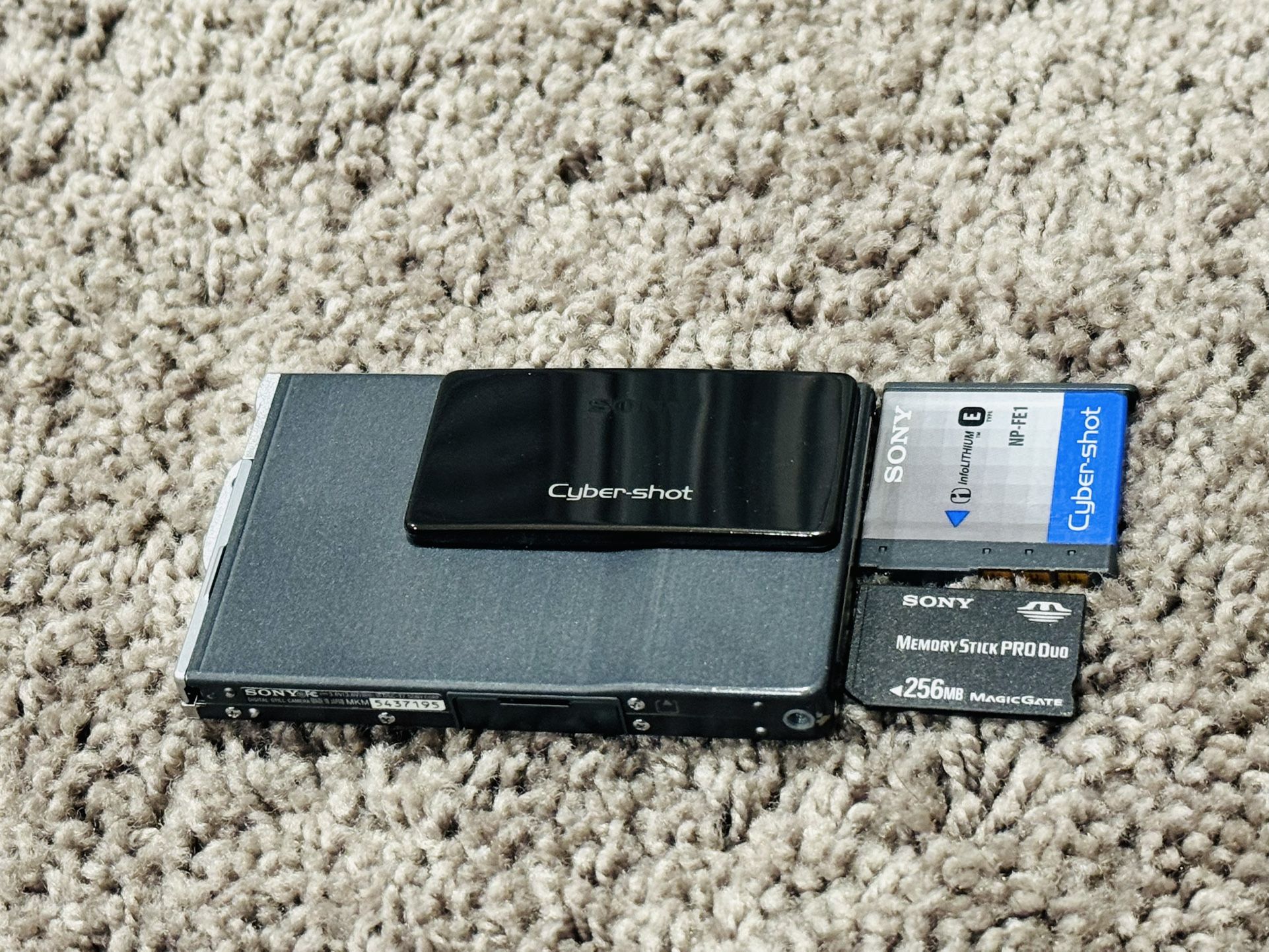 Sony camera T7