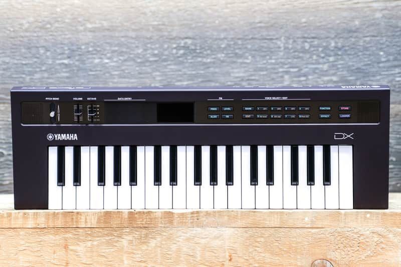 YAMAHA Reface FM Synthesizer with built-in speakers