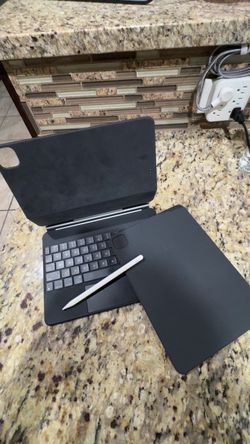 Apple keyboard and case