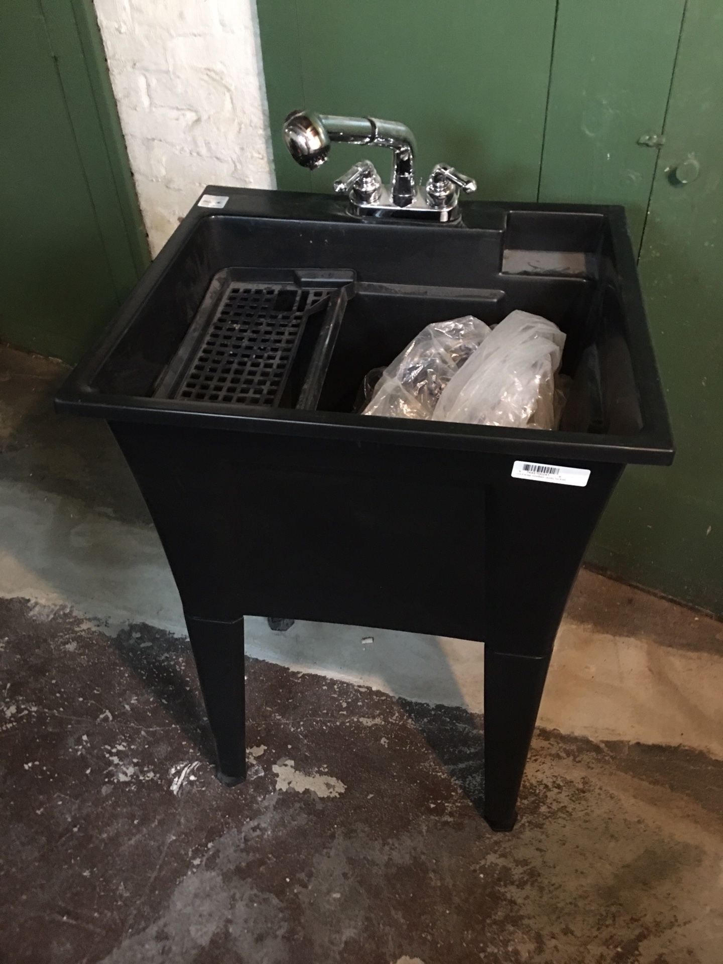 Rugged Tub Laundry Utility Sink